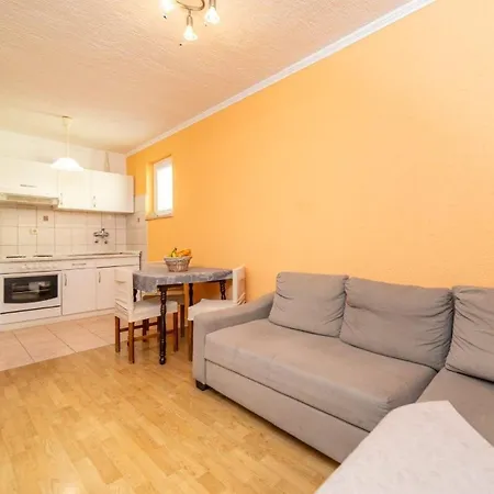 Marinko Apartment *